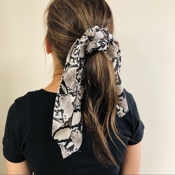 SCARF/HAIR TIE—SCARF & SCRUNCHIE SNAKE SKIN PRINT ADORABLE HAIR TIE!! - Picture 1 of 6